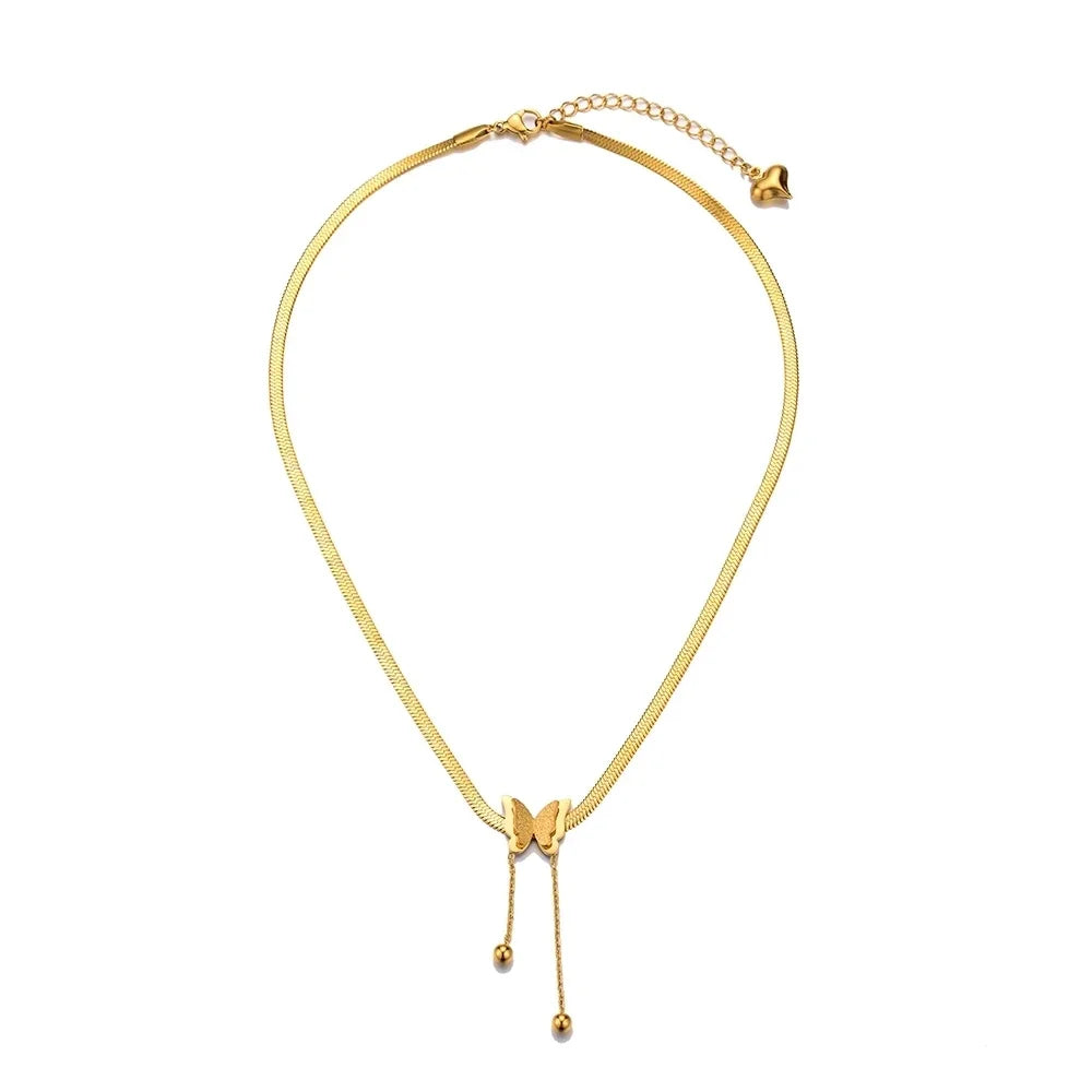 Vintage Butterfly Necklace com corrente de cobra em aço inoxidável dourado, elegância feminina para qualquer ocasião.