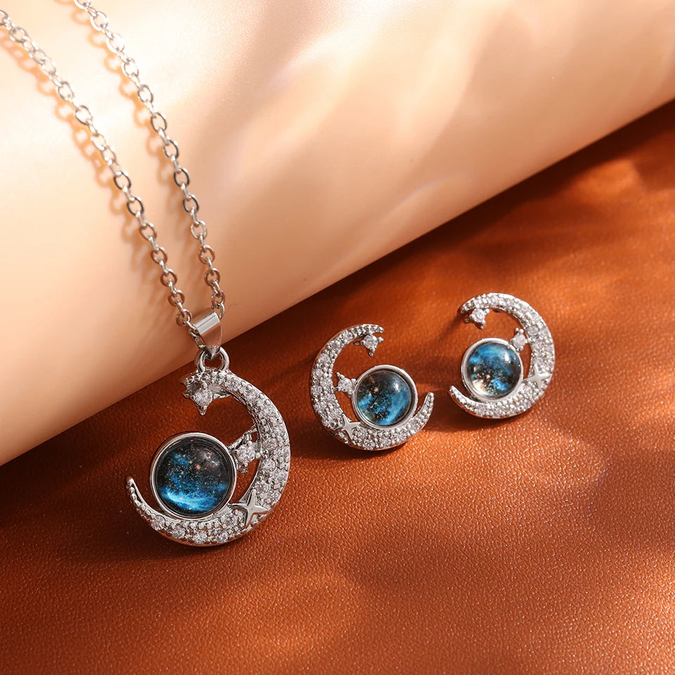 Light Luxury Titanium Steel Star Series Necklace for Women Gold Color Planet Moon Astronaut Pendant Necklaces Jewelry Gifts