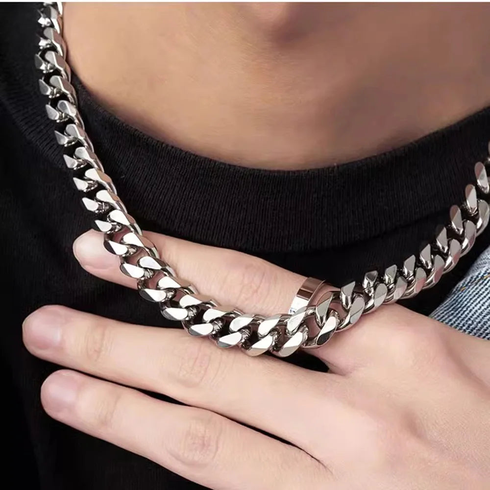 Stainless Steel Cuban  Colar de corrente cubana de aço inoxidável, estilo hip hop, destaque de moda moderna.