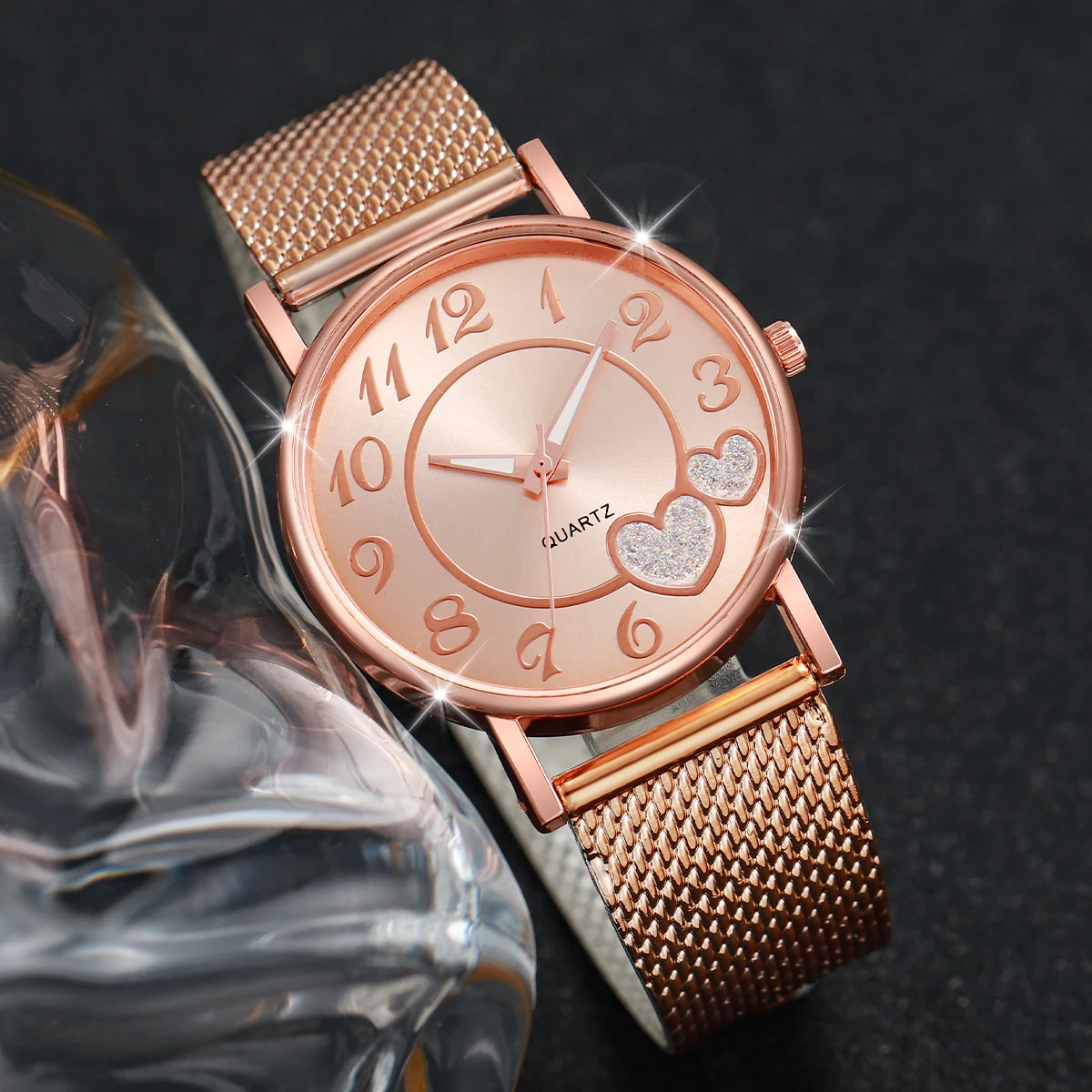 Analog Watches Bracelet Set para Mulheres com relógio de pulso dourado e bracelete coração para um estilo elegante.